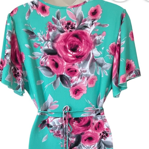 Wrap around floral dress size medium colorful warm weather vibe - Picture 5 of 8